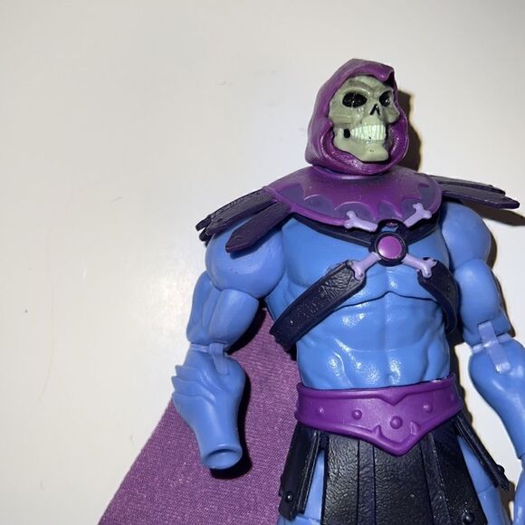 He-Man and the Masters of the Universe Skeletor Posable Action Figure FLAW - Picture 3 of 5